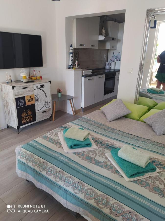 Apartmani Ana Vir Exterior foto