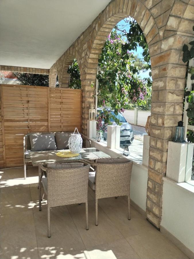 Apartmani Ana Vir Exterior foto